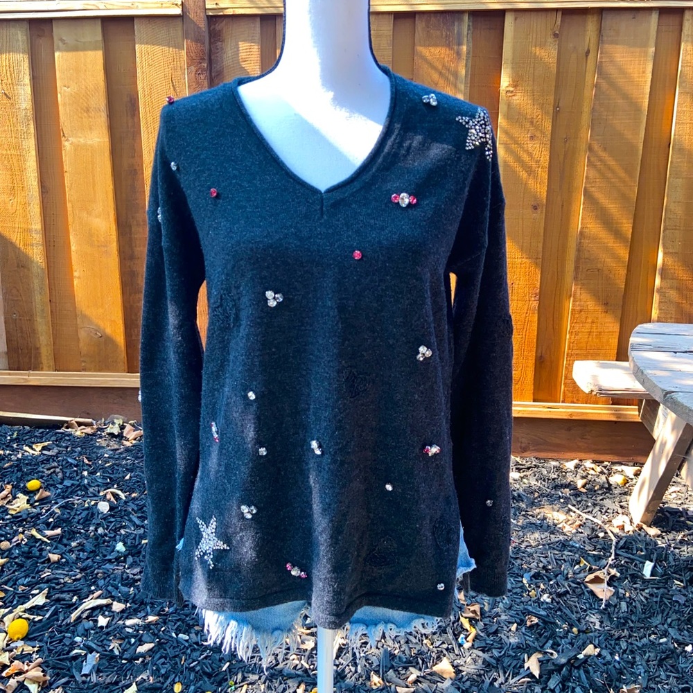 In cashmere Gray Marino Wool Rhinestone Stars V-Neck Sweater